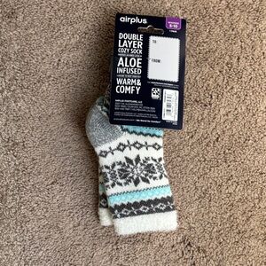 NWT Women’s Double Layer Aloe Infused Cozy Socks - White & Gray with Aqua Accent